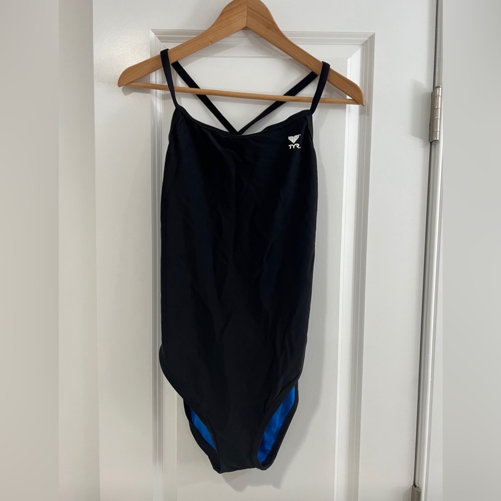 TYR women's Diamondfit Swimsuit size 40